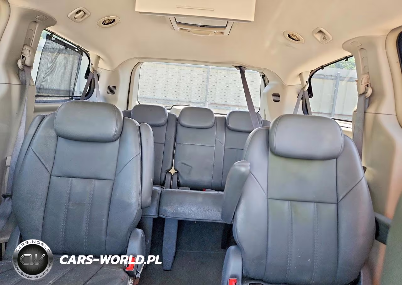 2008 Chrysler Town & Country Touring VIN:2A8HR54P68R792484 - 10