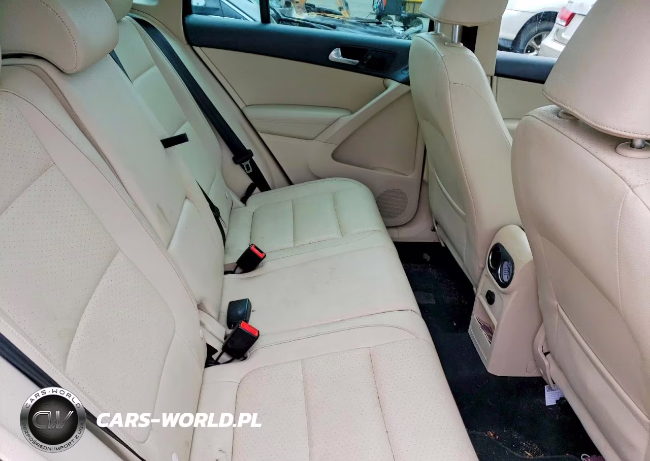 2012 Volkswagen Tiguan S VIN:WVGBV7AX0CW572052 - 11