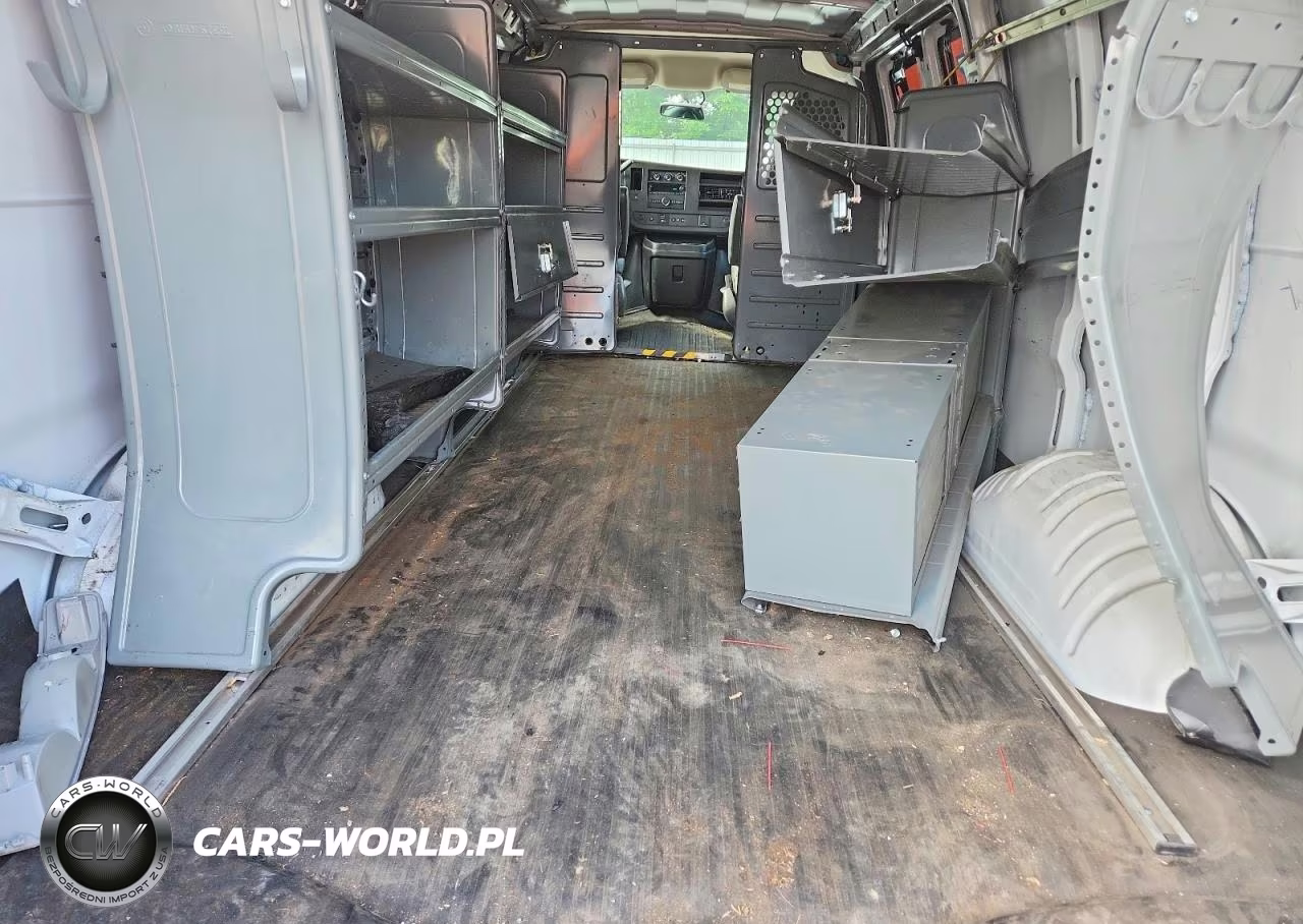 2023 Chevrolet Express G3500 VIN:1GCZGHF70P1260246 - 10
