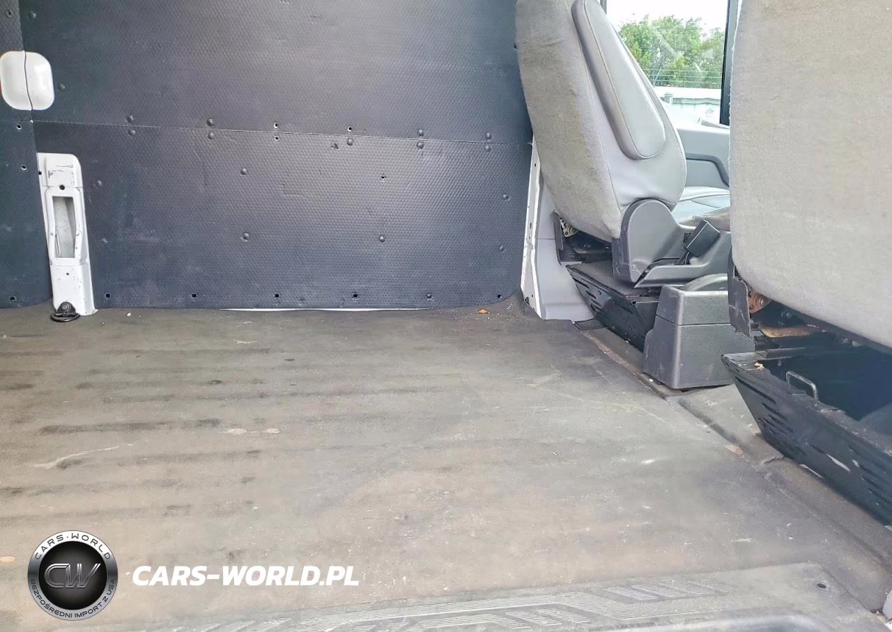 2018 Ford Transit T-250 VIN:1FTYR2CM2JKB13604 - 11