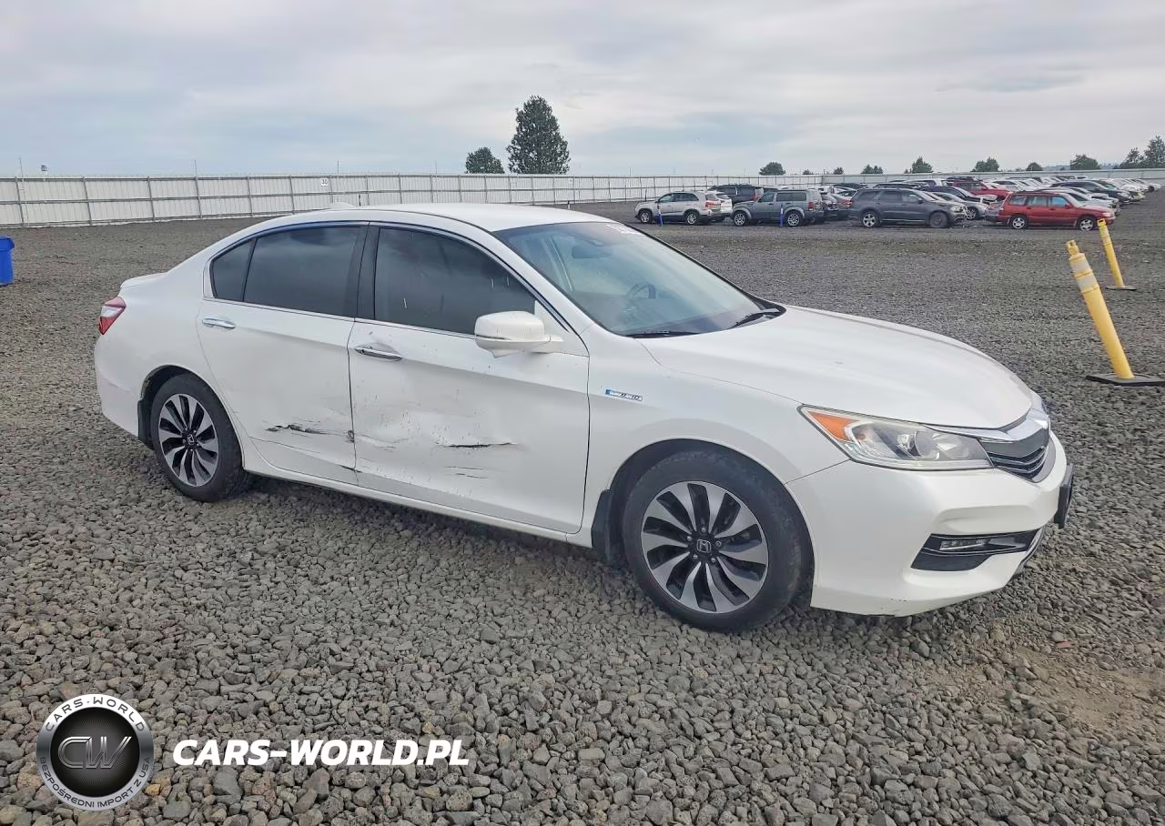 2017 Honda Accord Hybrid VIN:JHMCR6F38HC003681 - 4