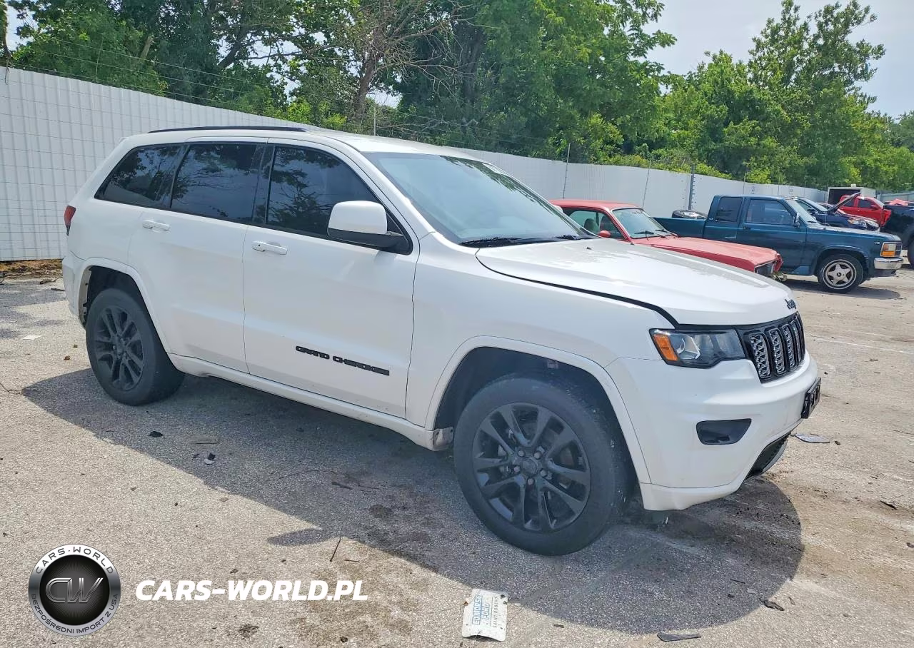 2019 Jeep Grand Cherokee Laredo VIN:1C4RJEAGXKC548330 - 4