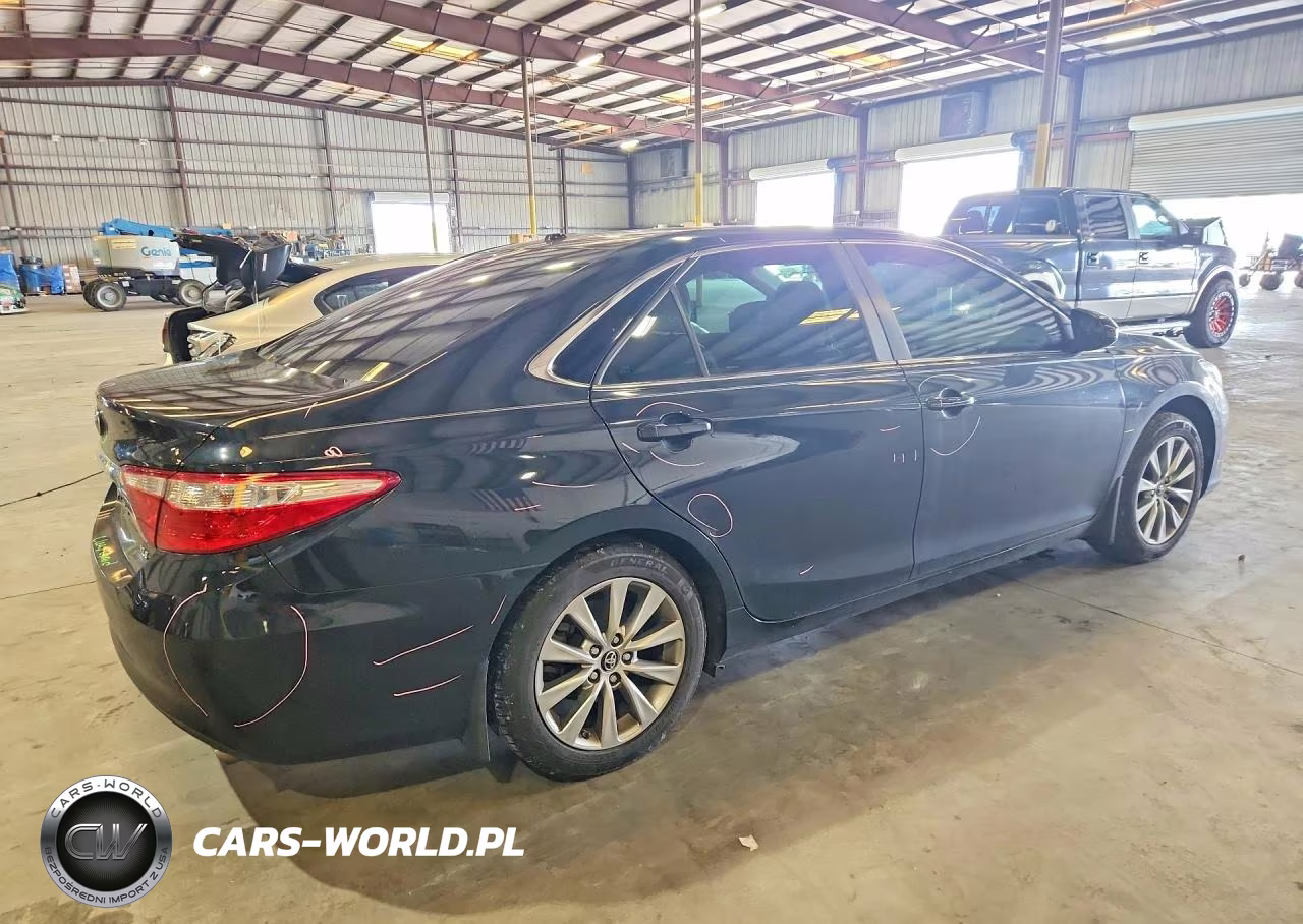 2016 Toyota Camry Xle VIN:4T1BF1FK2GU614438 - 3