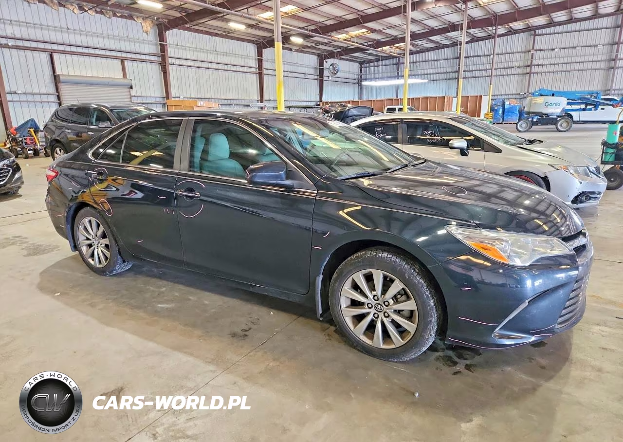 2016 Toyota Camry Xle VIN:4T1BF1FK2GU614438 - 4