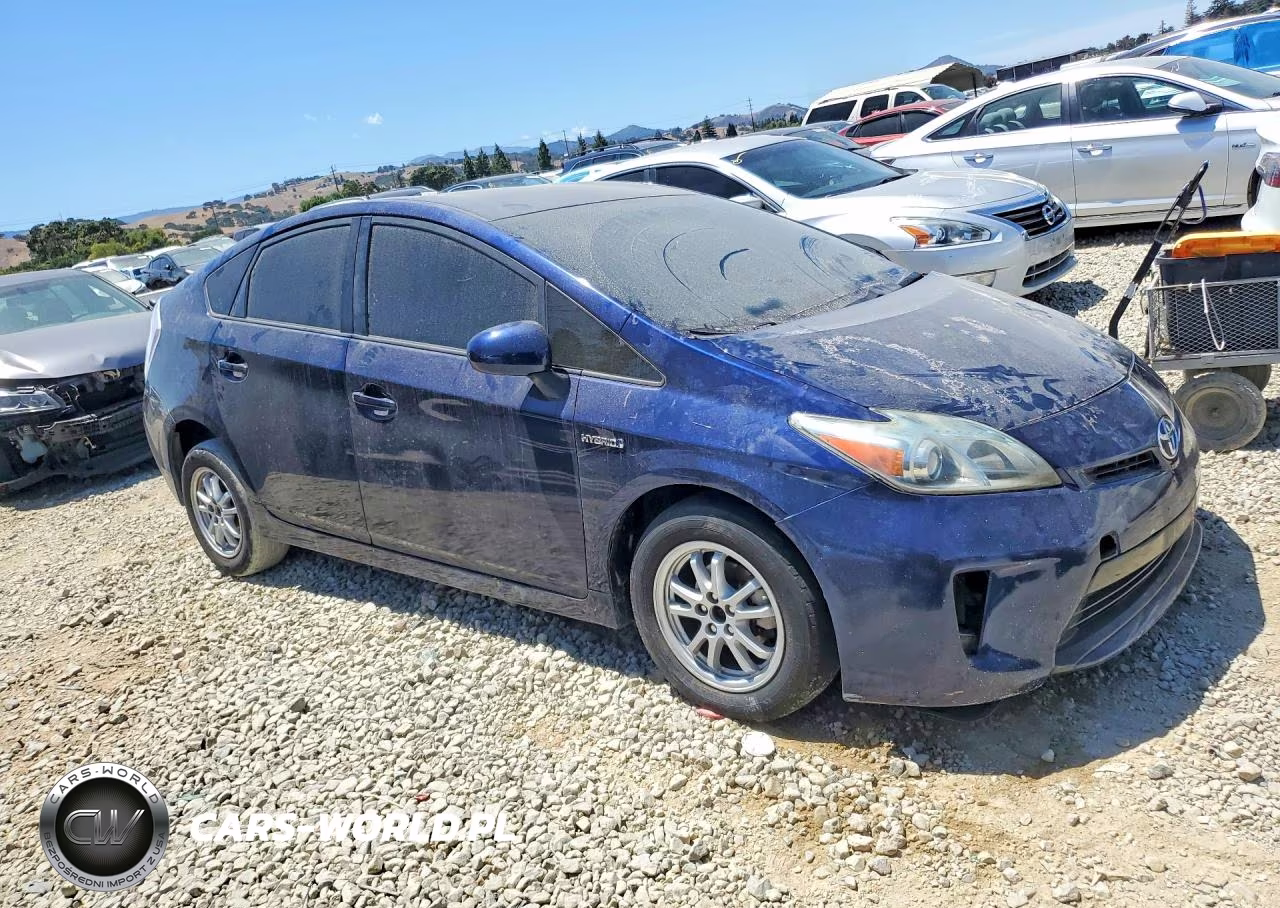 2014 Toyota Prius Two VIN:JTDKN3DUXE1767316 - 4