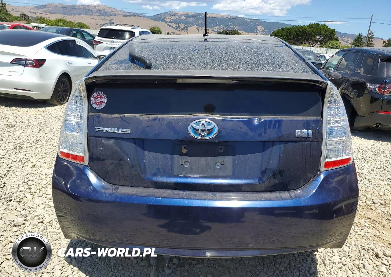 2014 Toyota Prius Two VIN:JTDKN3DUXE1767316 - 6