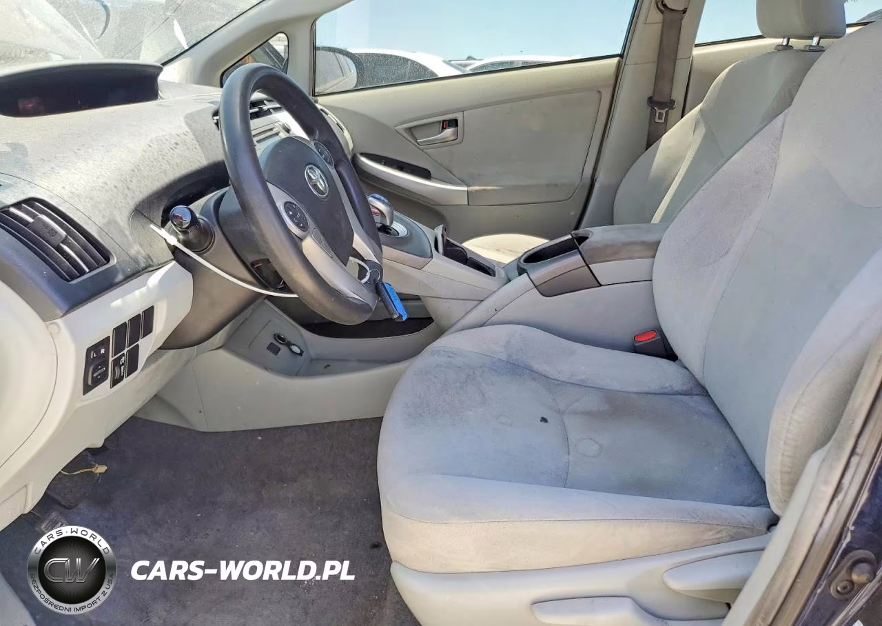 2014 Toyota Prius Two VIN:JTDKN3DUXE1767316 - 7