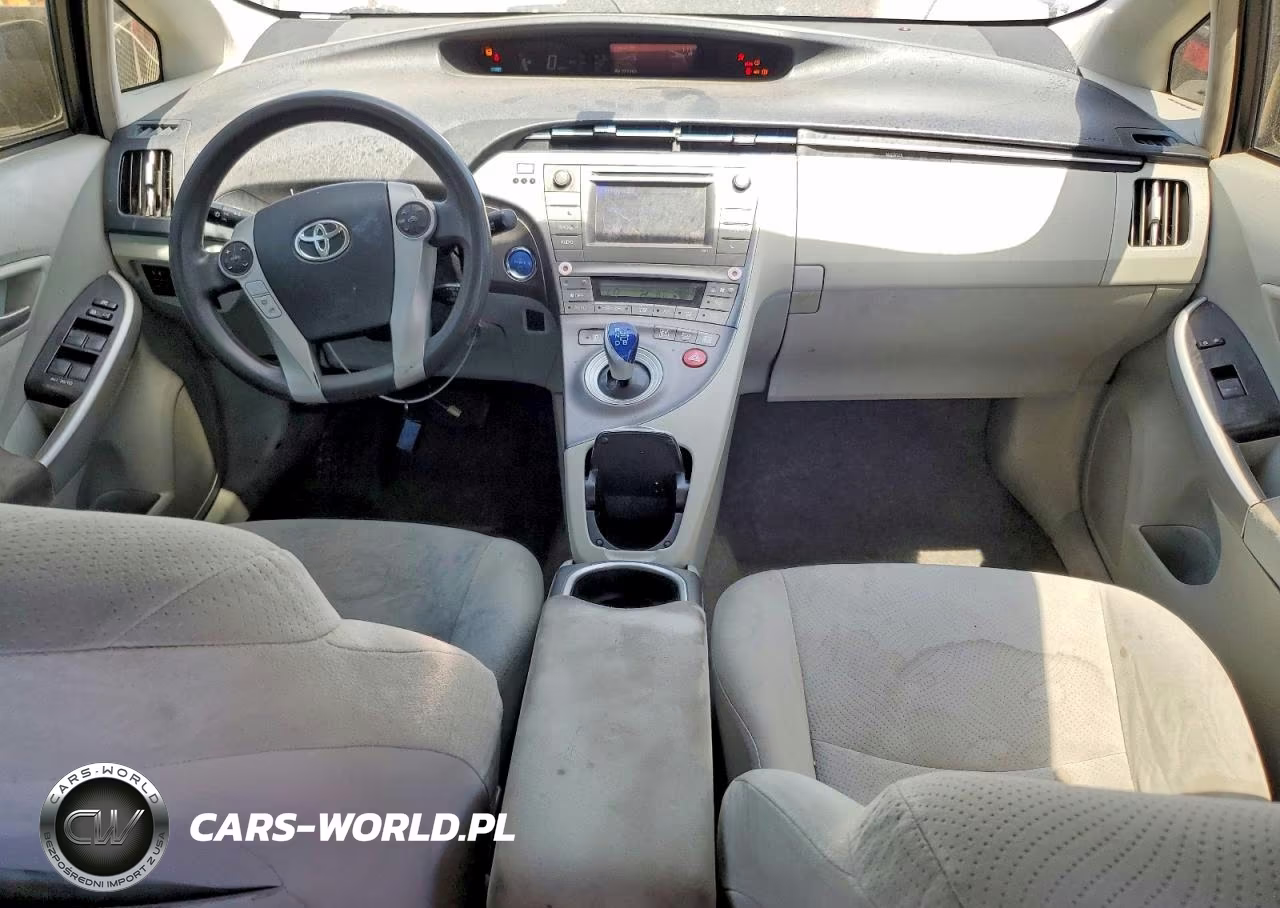 2014 Toyota Prius Two VIN:JTDKN3DUXE1767316 - 8