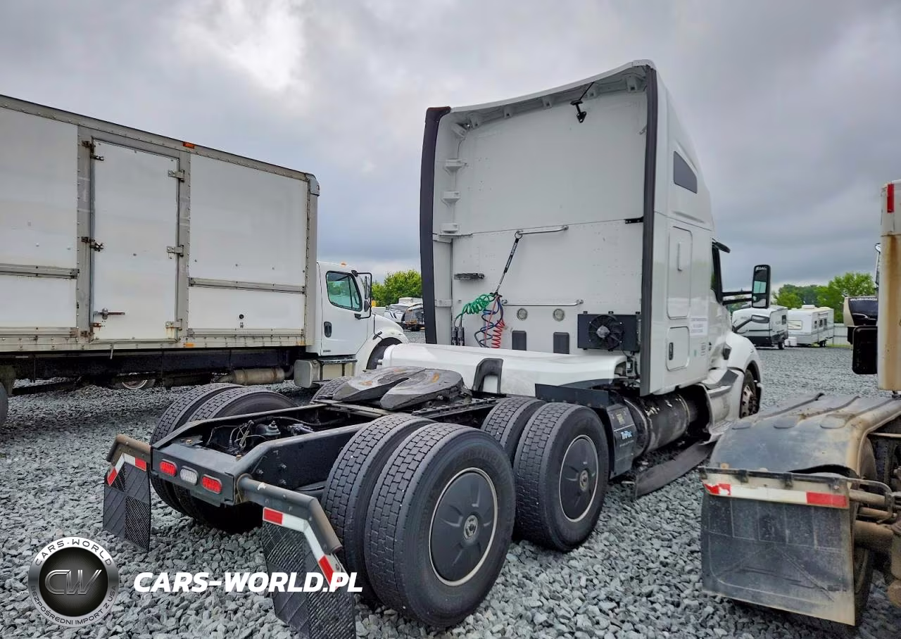 2021 Kenworth Construction T680 VIN:1XKYDP9X7MJ396187 - 4