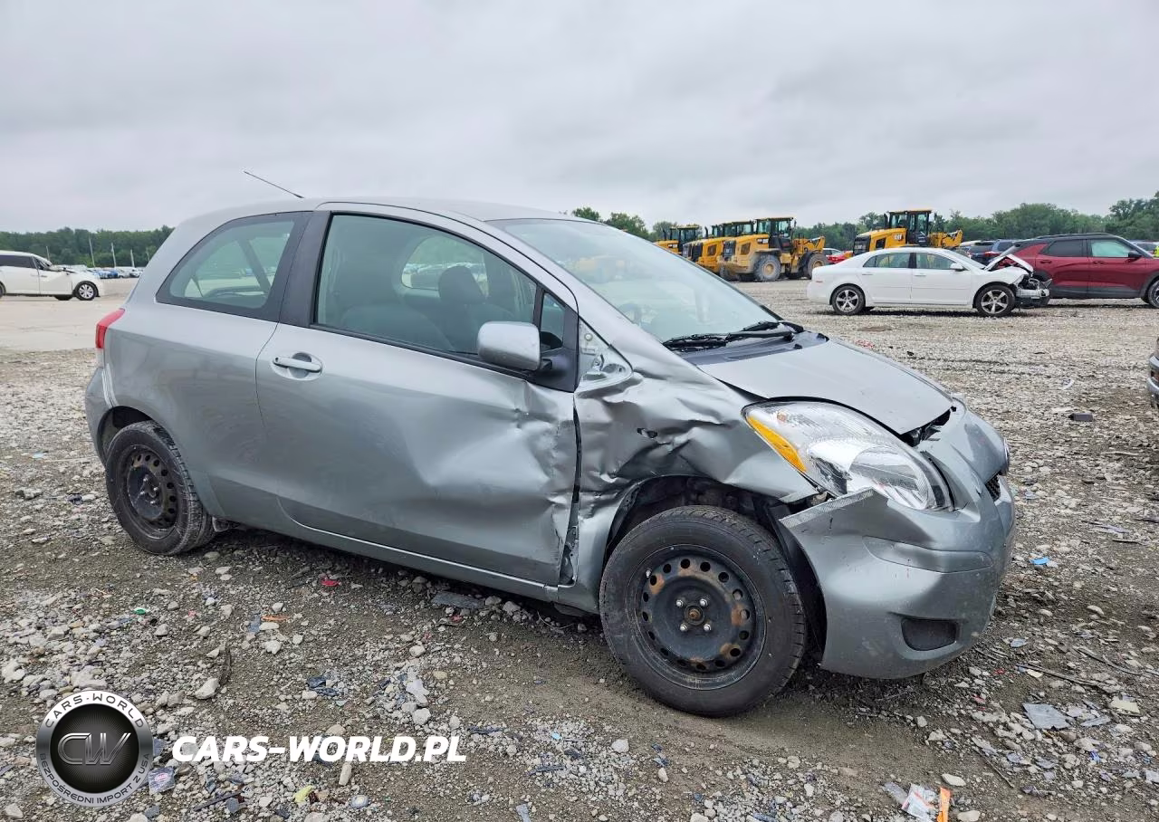 2010 Toyota Yaris Base VIN:JTDJT4K30A5285135 - 4