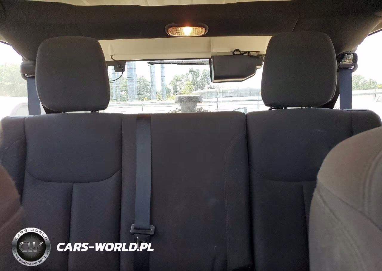 2016 Jeep Wrangler Unlimited Sport VIN:1C4BJWDG8GL285300 - 10
