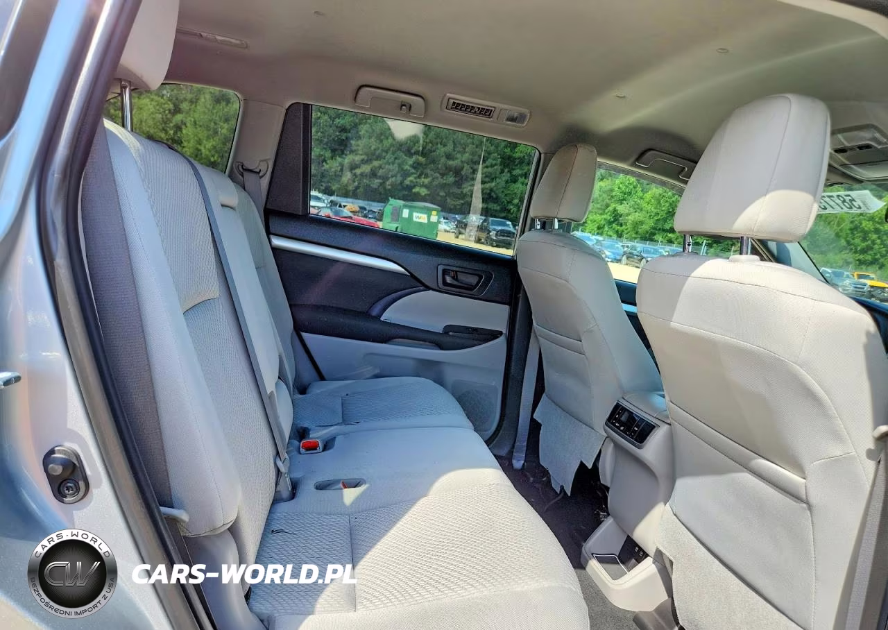 2019 Toyota Highlander Le VIN:5TDZARFH9KS049946 - 11