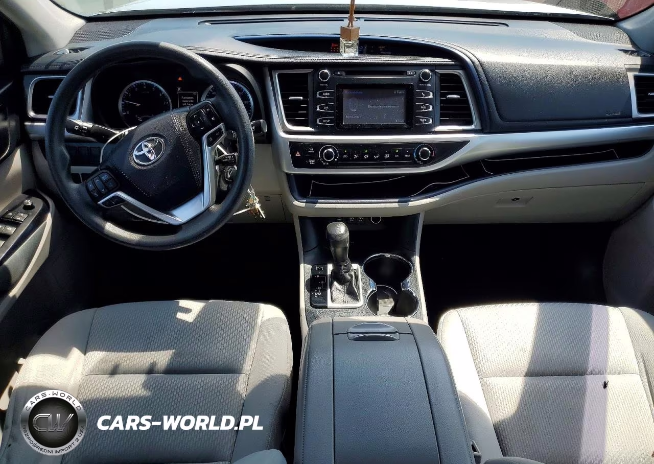 2019 Toyota Highlander Le VIN:5TDZARFH9KS049946 - 8