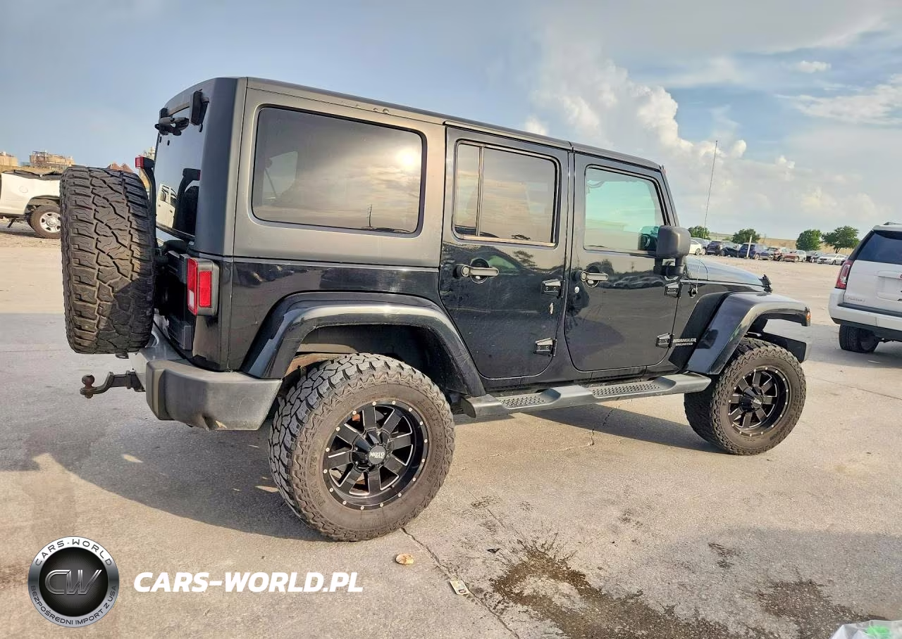 2014 Jeep Wrangler Unlimited Sahara VIN:1C4BJWEG9EL305419 - 3