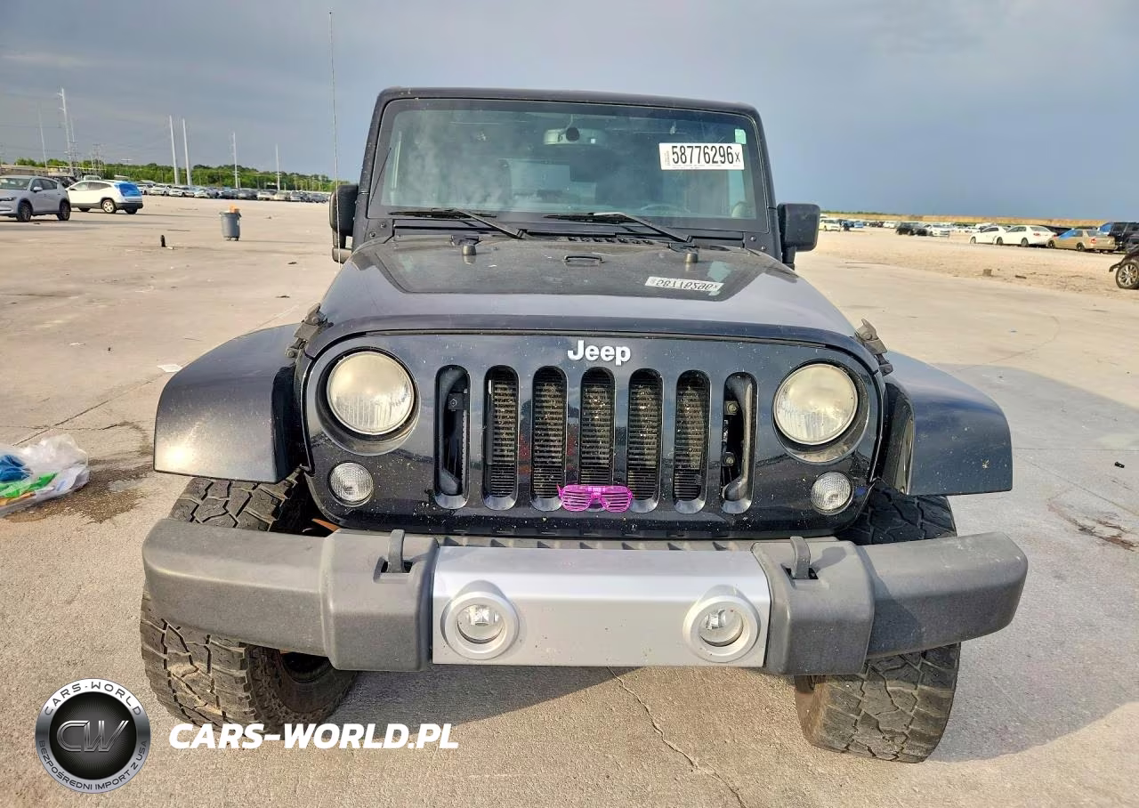 2014 Jeep Wrangler Unlimited Sahara VIN:1C4BJWEG9EL305419 - 5