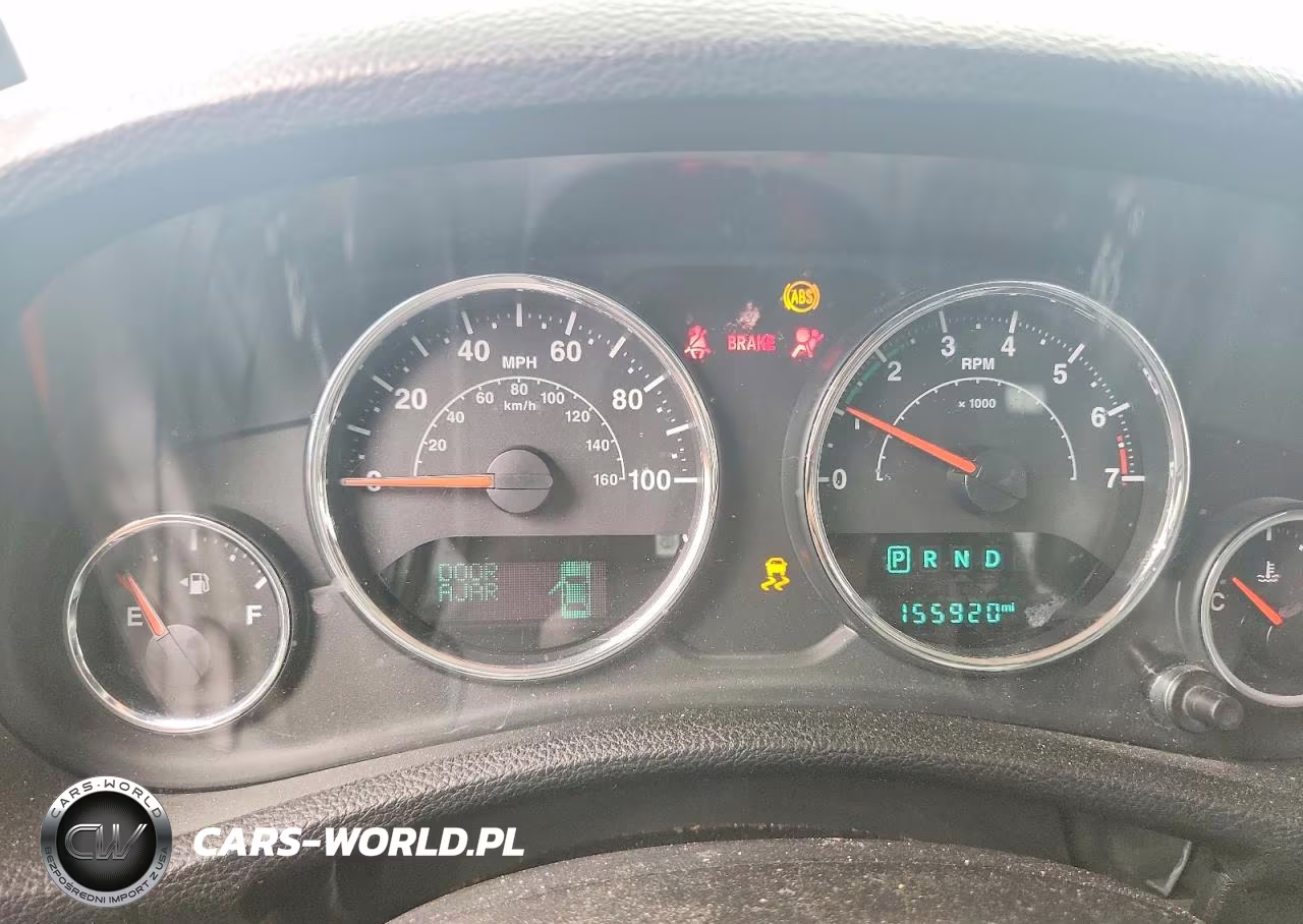 2014 Jeep Wrangler Unlimited Sahara VIN:1C4BJWEG9EL305419 - 9