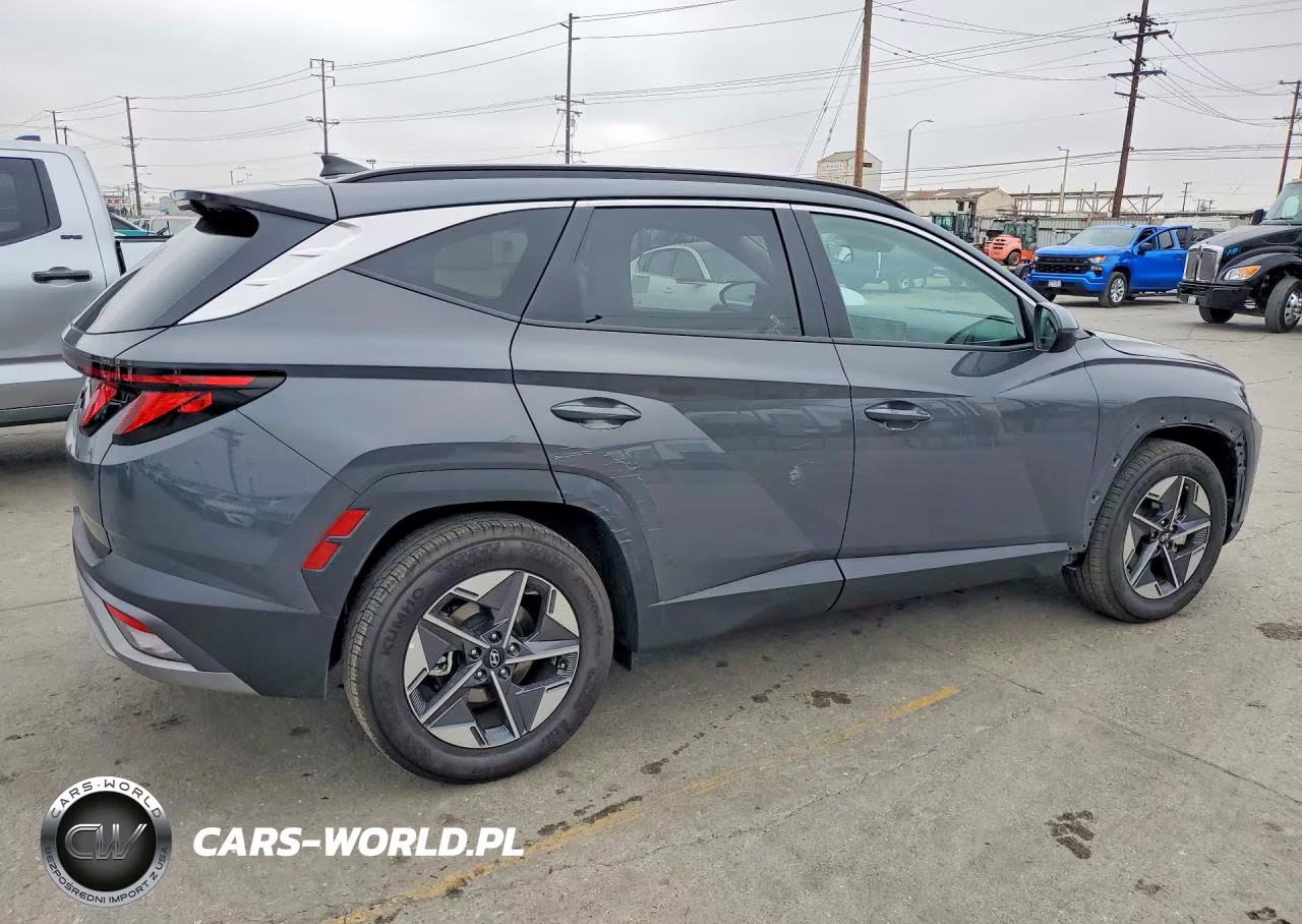 2025 Hyundai Tucson Sel VIN:5NMJB3DE9SH586965 - 3