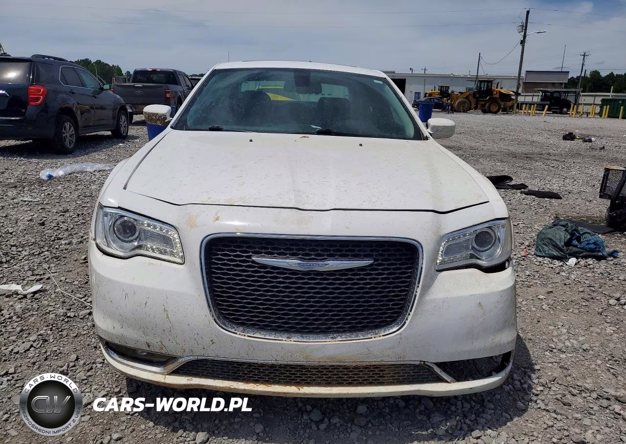 2017 Chrysler 300 Limited VIN:2C3CCAAG9HH655615 - 5