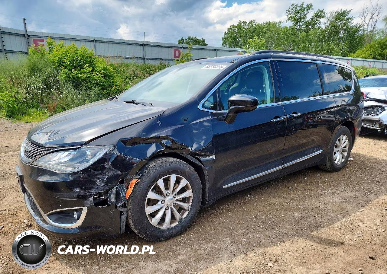 2017 Chrysler Pacifica Touring L – zdjęcie 1 z 13