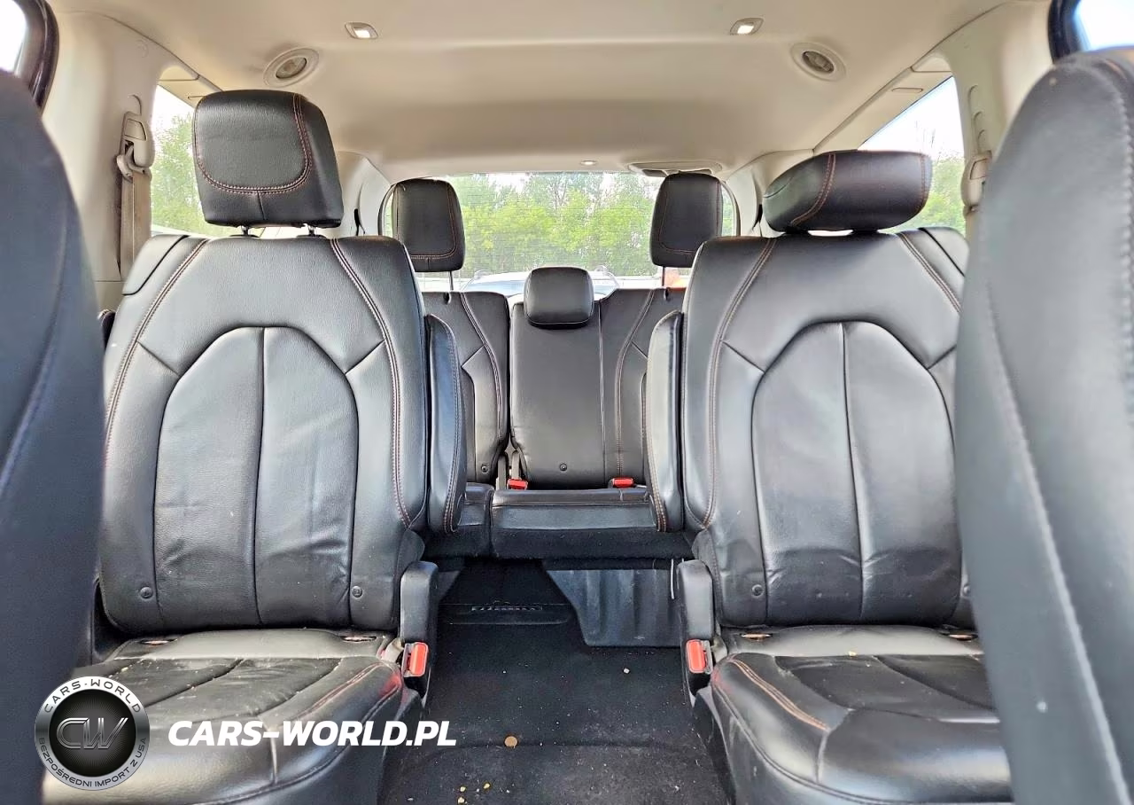 2017 Chrysler Pacifica Touring L VIN:2C4RC1BG8HR523878 - 10
