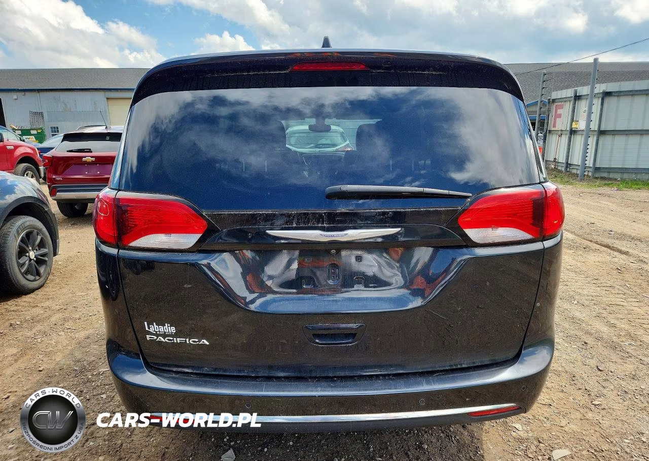 2017 Chrysler Pacifica Touring L VIN:2C4RC1BG8HR523878 - 6