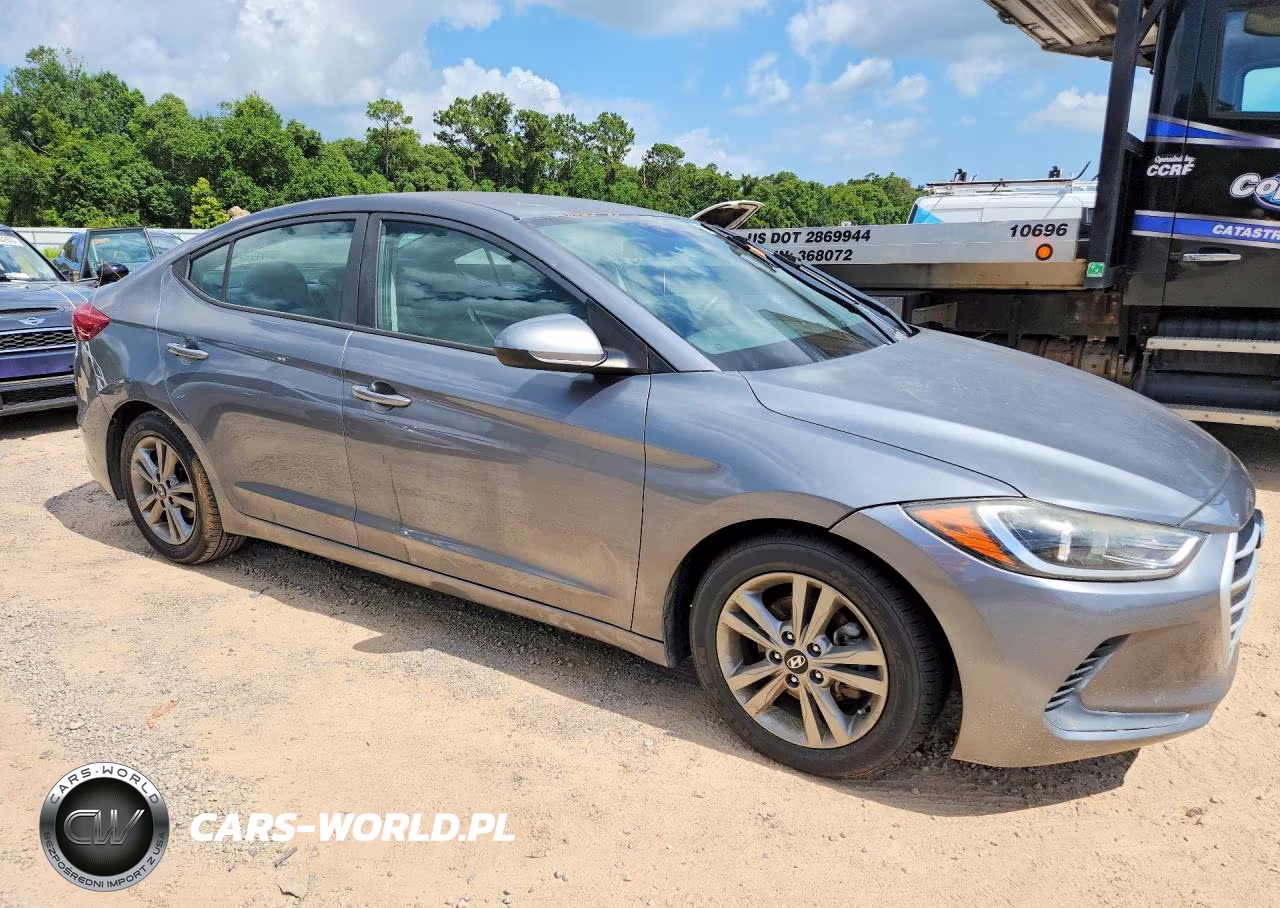 2018 Hyundai Elantra Sel VIN:5NPD84LF4JH255031 - 4