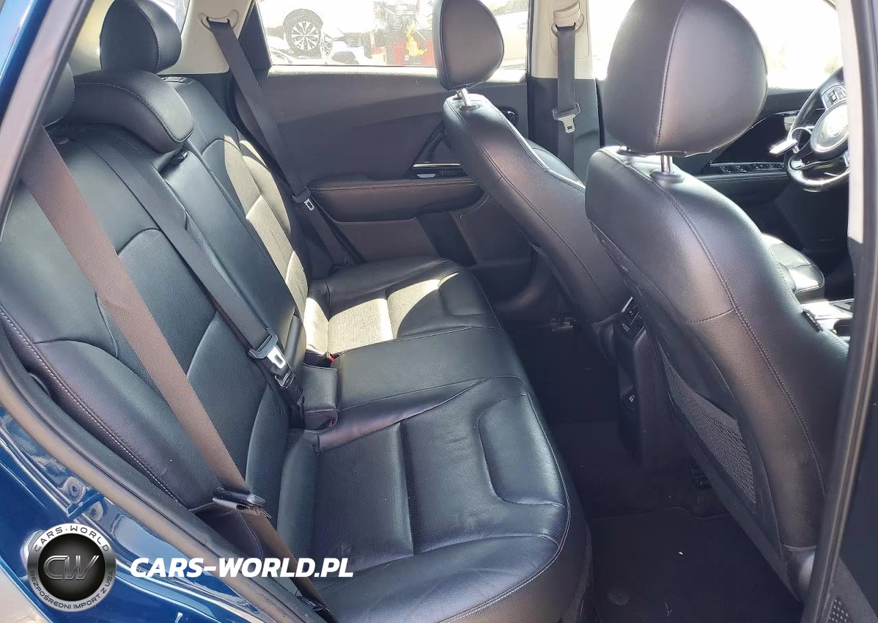 2017 Kia Niro Touring VIN:KNDCE3LC5H5075880 - 11