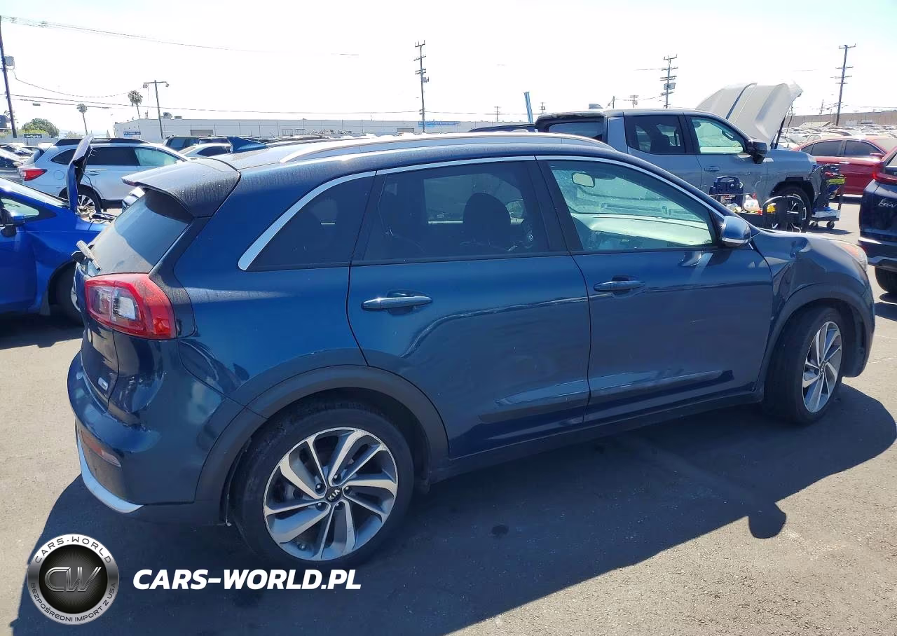 2017 Kia Niro Touring VIN:KNDCE3LC5H5075880 - 3
