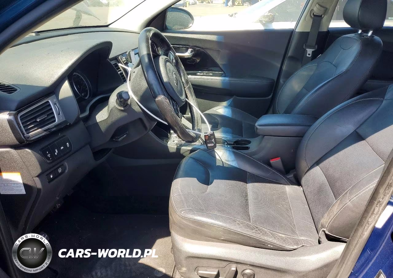 2017 Kia Niro Touring VIN:KNDCE3LC5H5075880 - 7