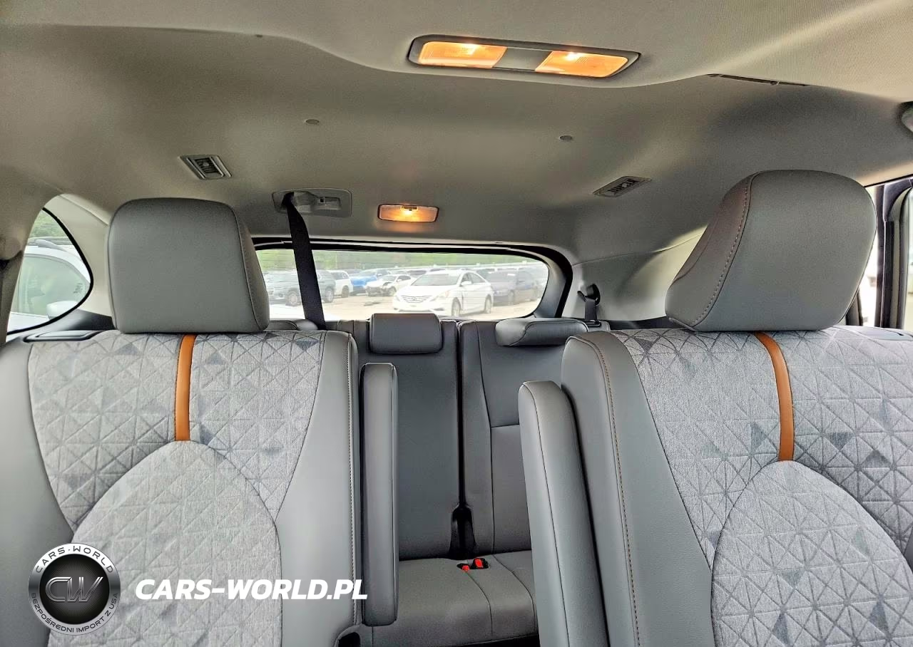 2023 Toyota Highlander Hybrid Bronze Edition VIN:5TDABRCH7PS594341 - 10