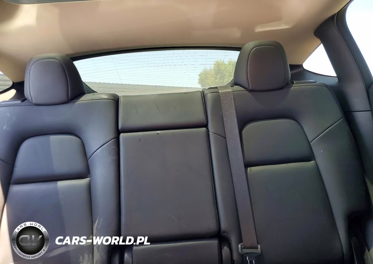 2021 Tesla Model Y VIN:5YJYGDEE7MF271848 - 10