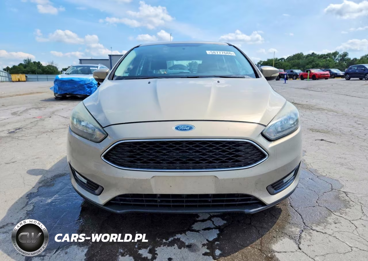 2015 Ford Focus Se VIN:1FADP3K21FL360565 - 5