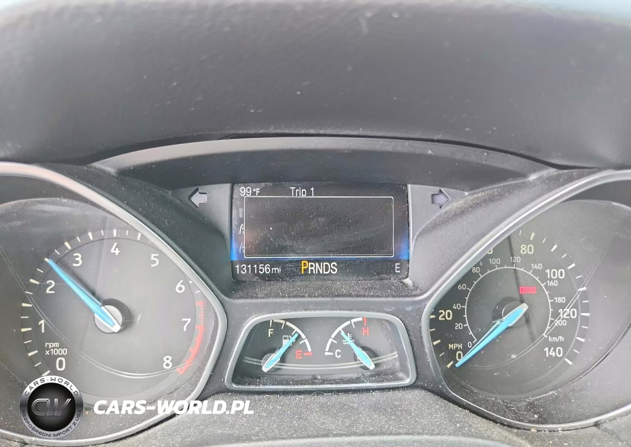 2015 Ford Focus Se VIN:1FADP3K21FL360565 - 9
