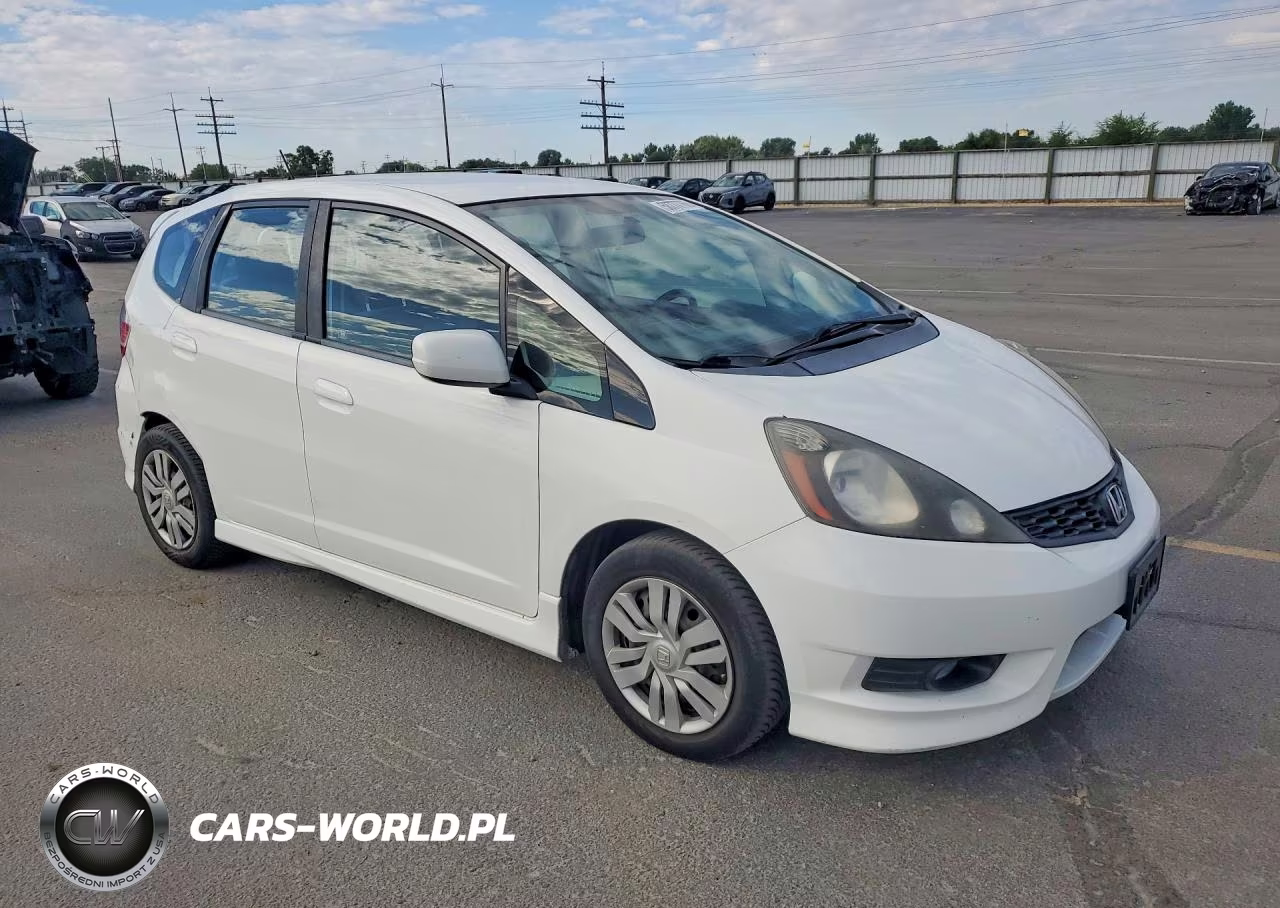 2012 Honda Fit Sport VIN:JHMGE8H55CC000589 - 4
