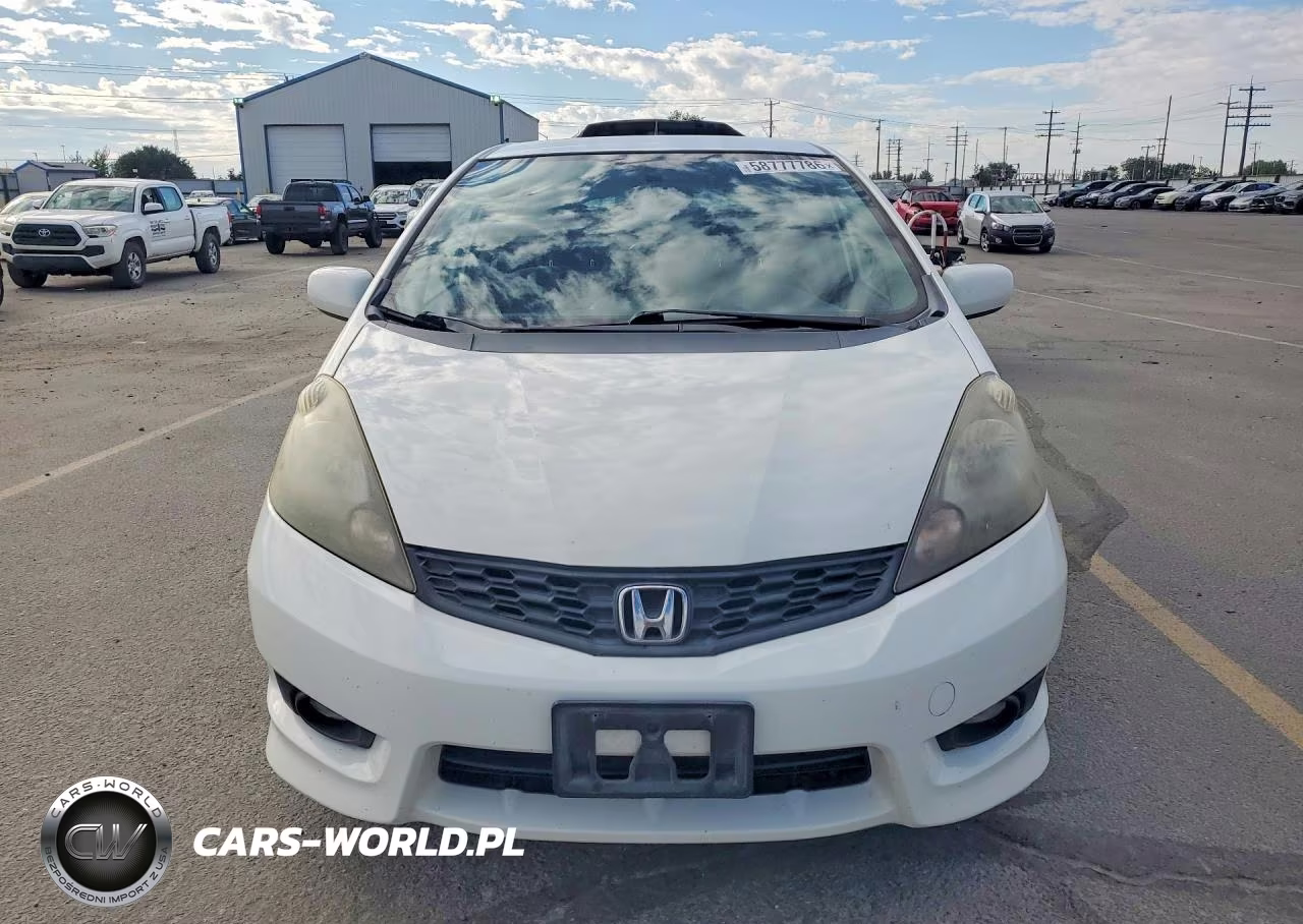 2012 Honda Fit Sport VIN:JHMGE8H55CC000589 - 5