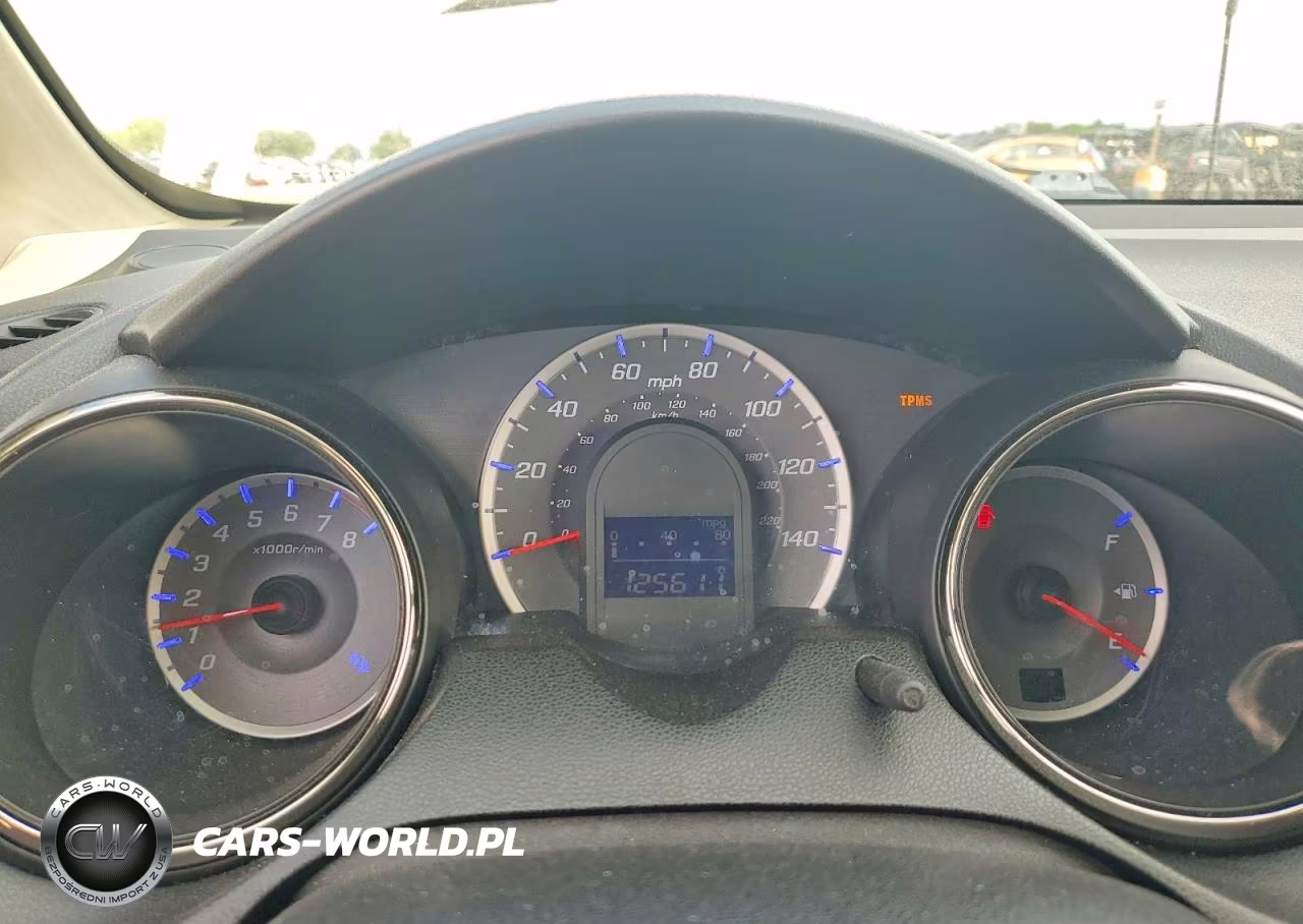2012 Honda Fit Sport VIN:JHMGE8H55CC000589 - 9