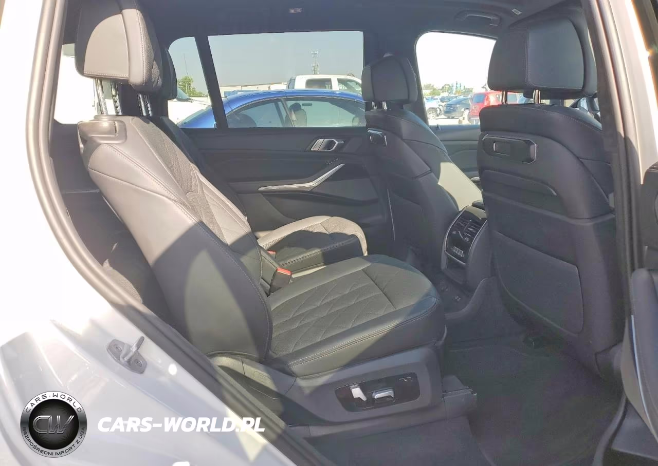 2025 BMW X7 xDrive40I VIN:5UX23EM09S9W48991 - 11