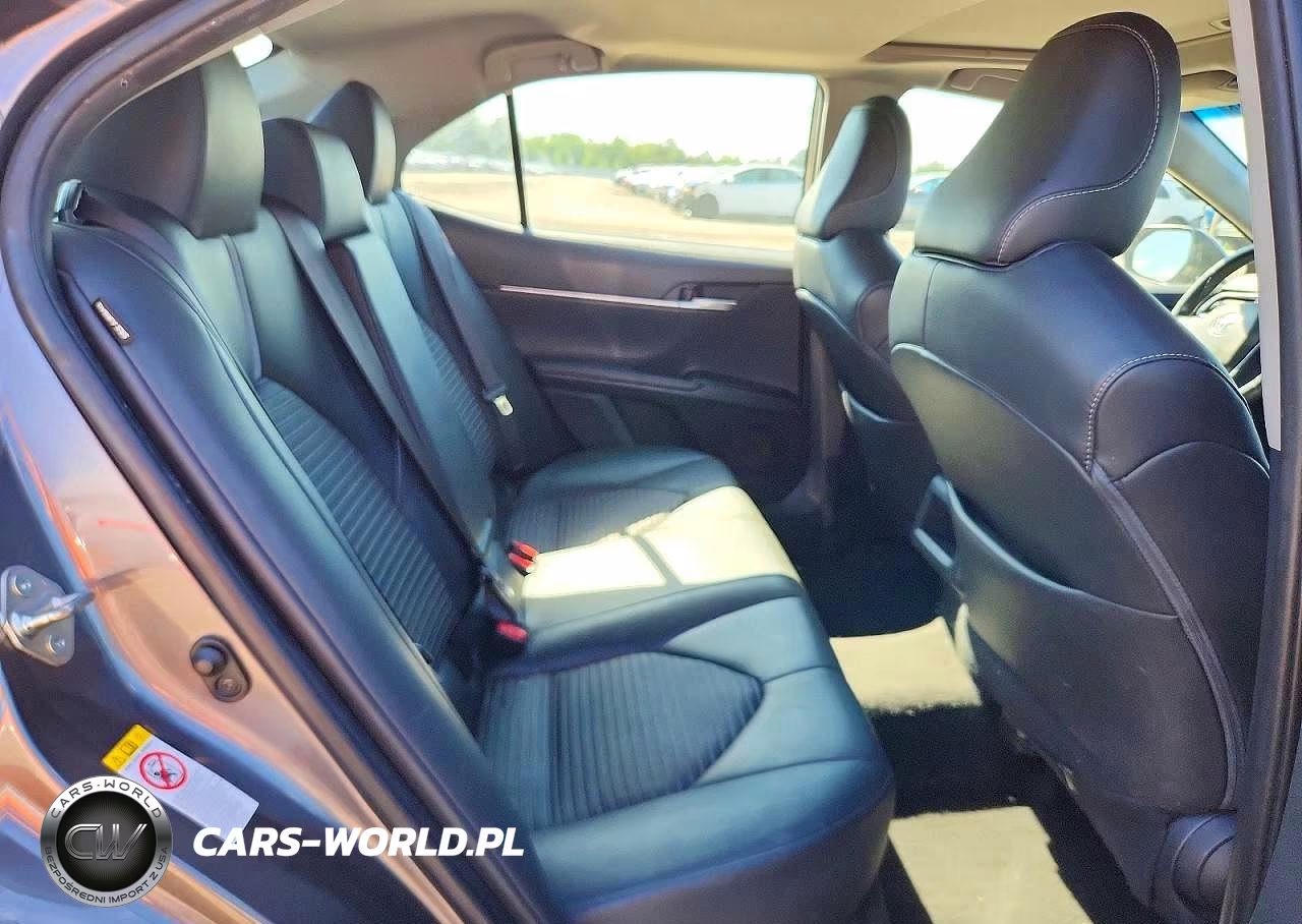 2018 Toyota Camry Se VIN:4T1B11HK1JU569172 - 10
