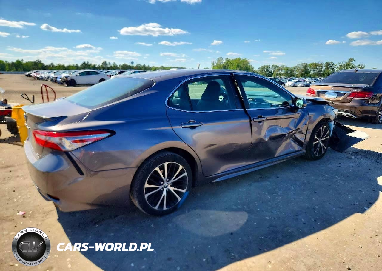 2018 Toyota Camry Se VIN:4T1B11HK1JU569172 - 3