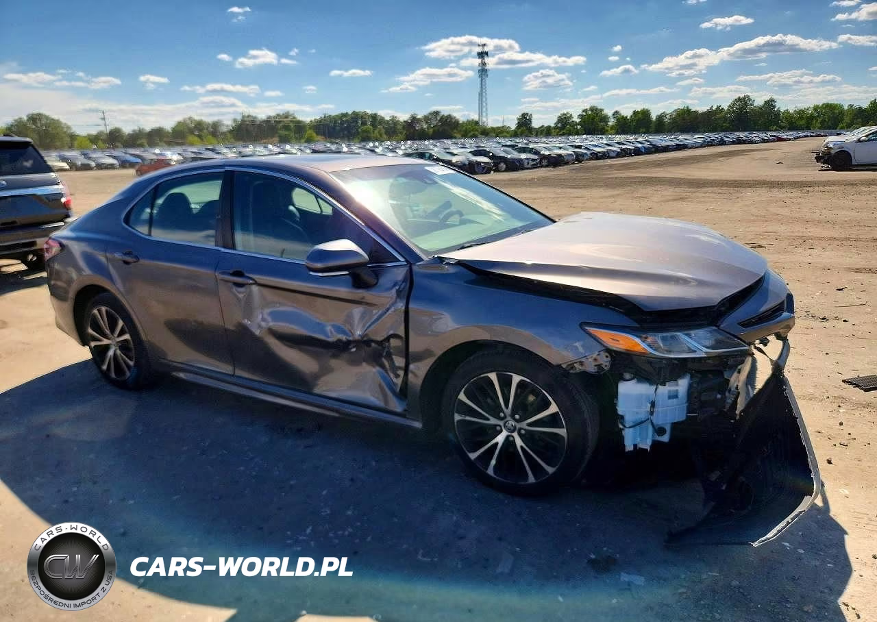 2018 Toyota Camry Se VIN:4T1B11HK1JU569172 - 4