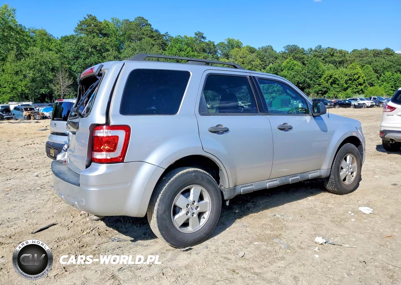 2010 Ford Escape Xlt VIN:1FMCU0D70AKA42758 - 3