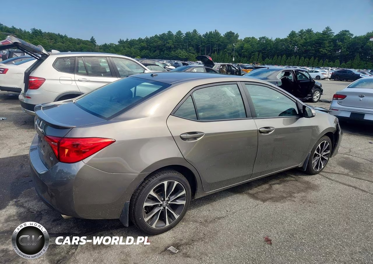 2017 Toyota Corolla Se VIN:2T1BURHE6HC755866 - 3