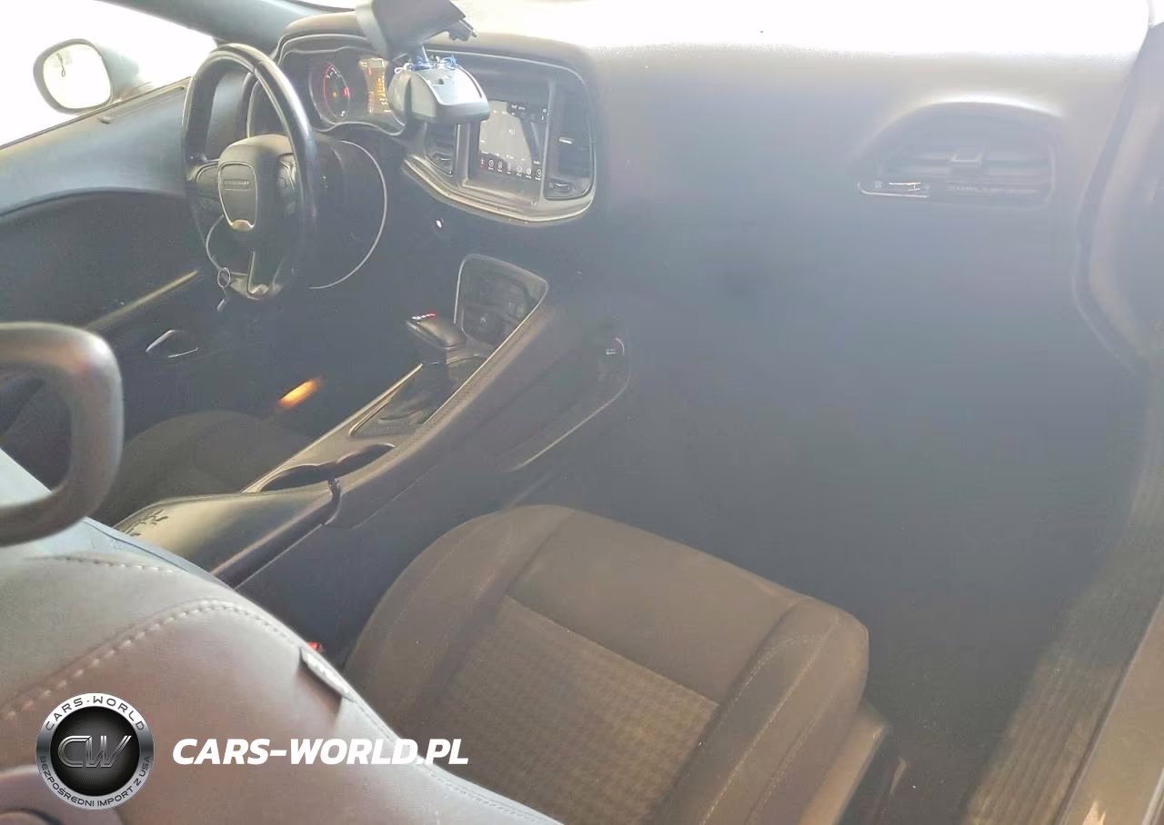 2019 Dodge Challenger Sxt VIN:2C3CDZAG6KH680247 - 10