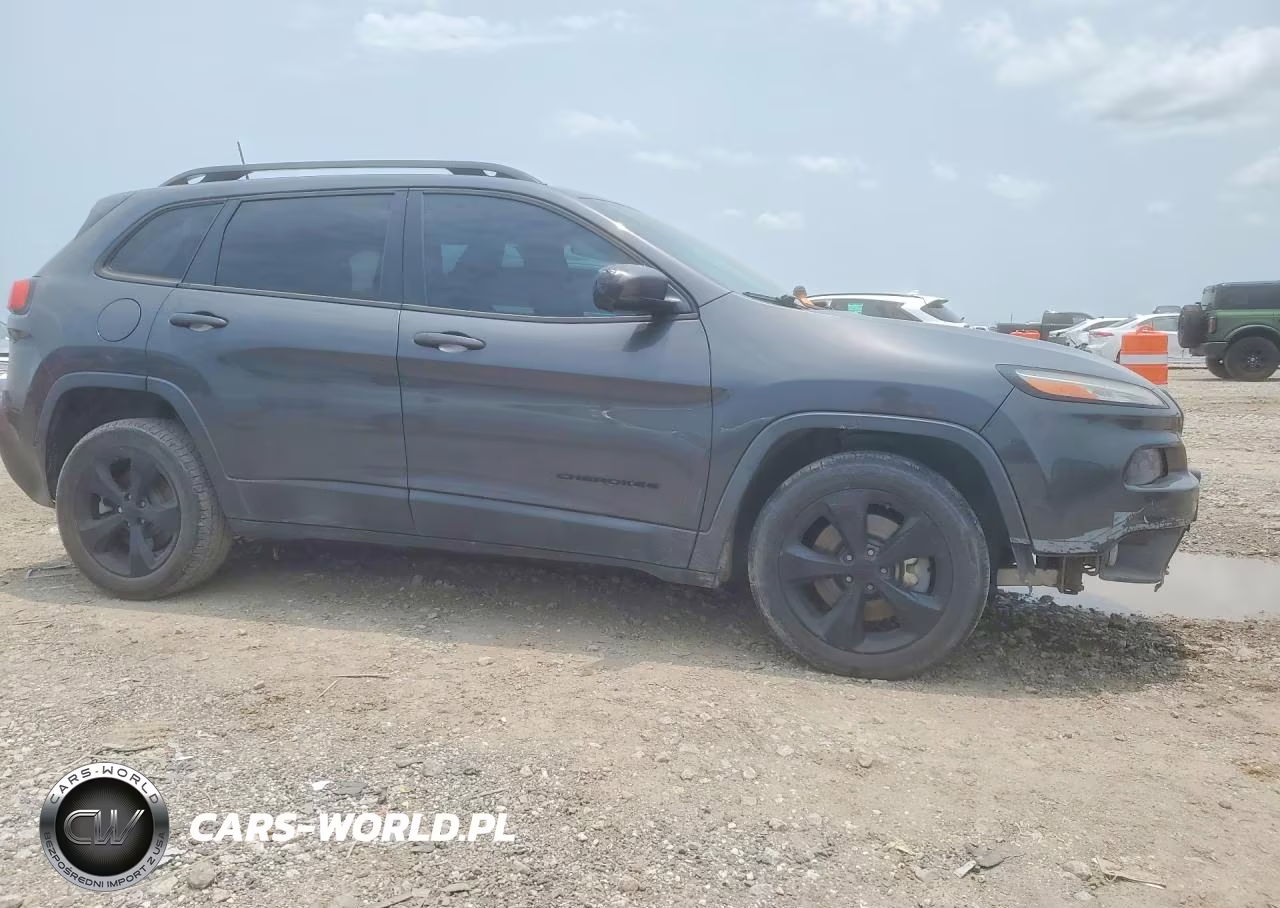 2016 Jeep Cherokee Latitude VIN:1C4PJMCB2GW225737 - 4