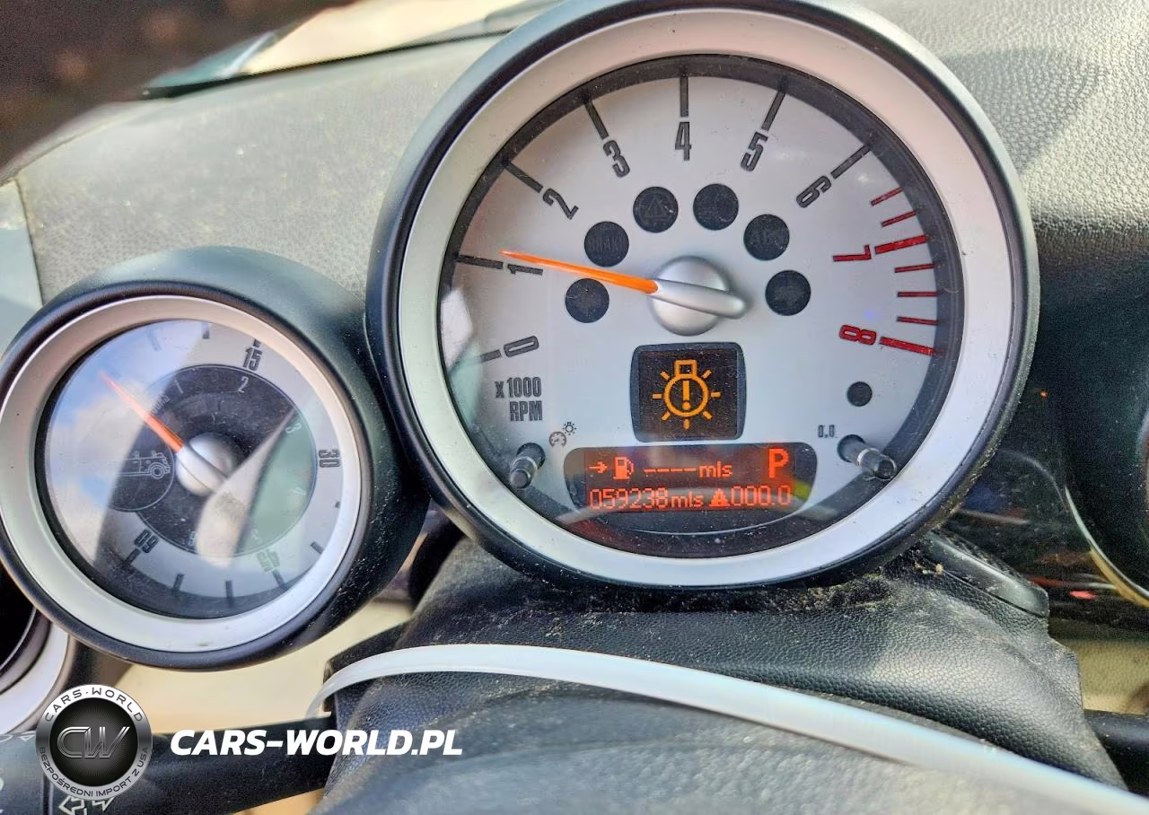 2009 Mini Cooper VIN:WMWMR33599TU96070 - 9