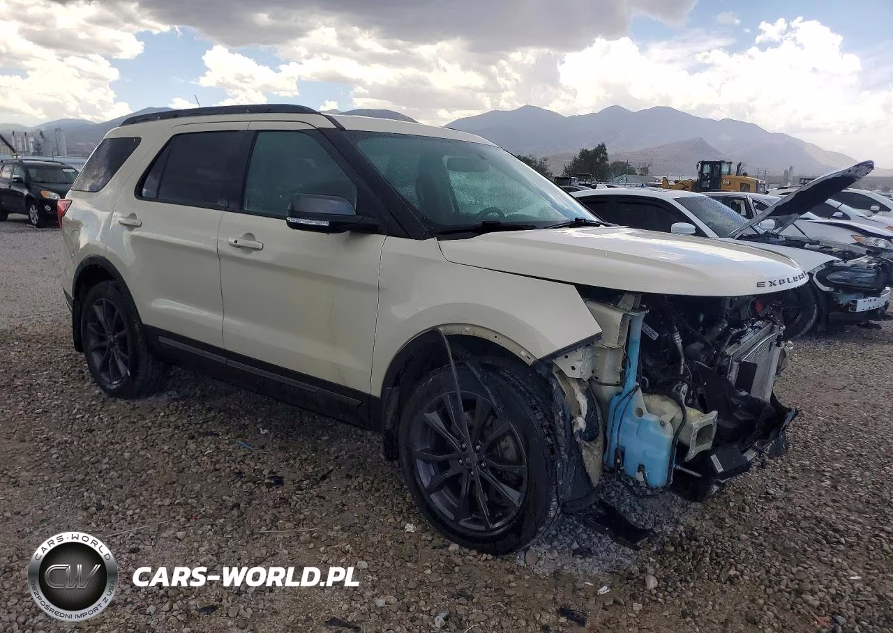2018 Ford Explorer Xlt VIN:1FM5K8D80JGA33065 - 4