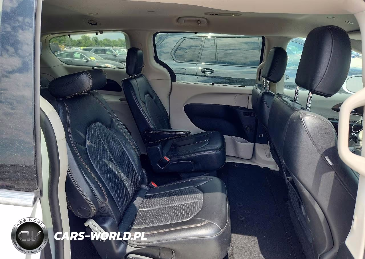 2019 Chrysler Pacifica Touring L VIN:2C4RC1BG5KR626604 - 11