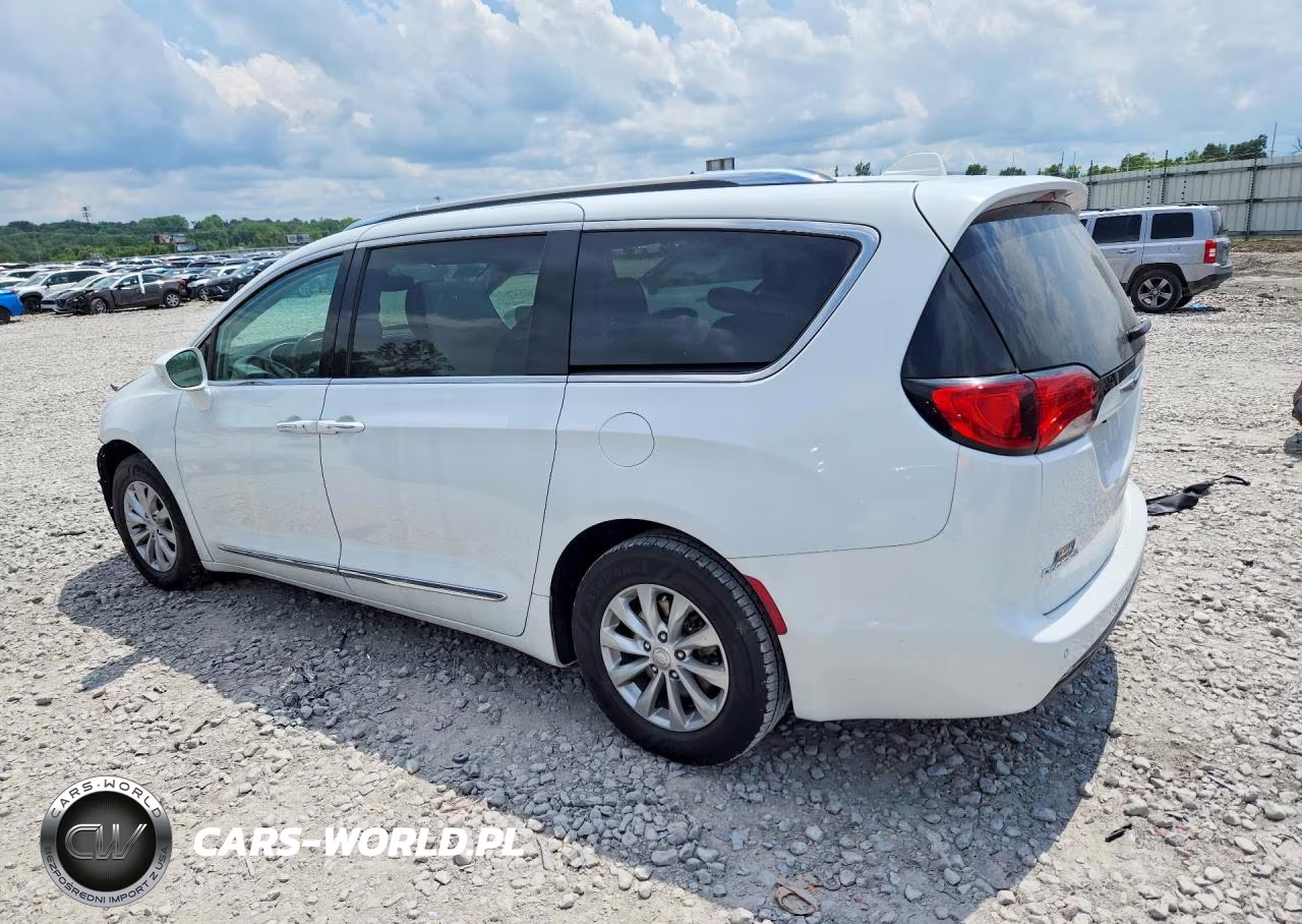 2019 Chrysler Pacifica Touring L VIN:2C4RC1BG5KR626604 - 2