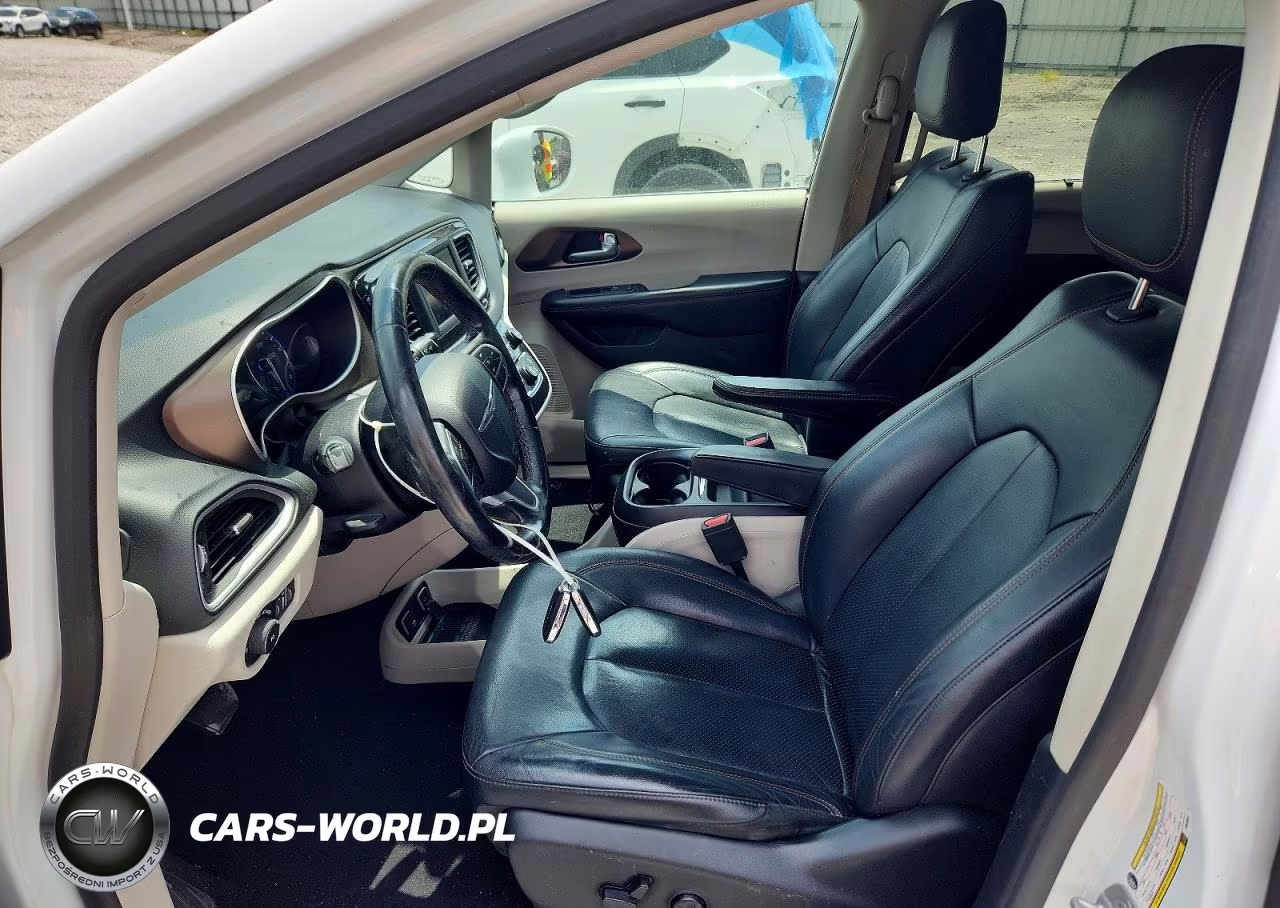 2019 Chrysler Pacifica Touring L VIN:2C4RC1BG5KR626604 - 7