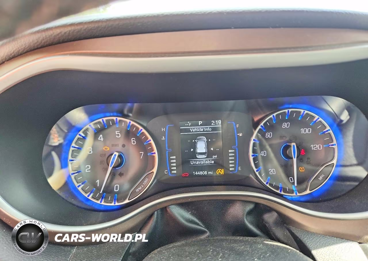 2019 Chrysler Pacifica Touring L VIN:2C4RC1BG5KR626604 - 9